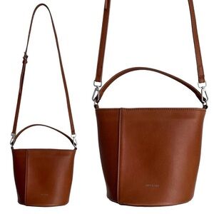 Matt & Nat Tan Brown Leather Crossbody Bucket Bag Removable Strap AS NEW
